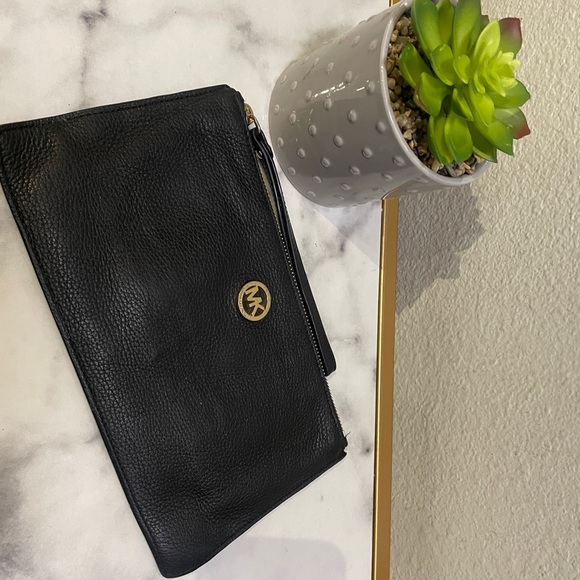 SOLD Michael Kors Wristlet - Picture 9 of 9